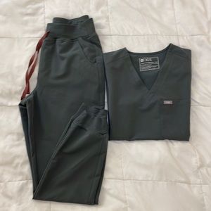 FIGS Scrub Set: Bonsai Catrina One-Pocket Top w/ Zamora High Waisted Joggers